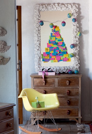 Árvore de post it podem conter pedidos e desejos para o próximo ano (Foto: Reprodução)